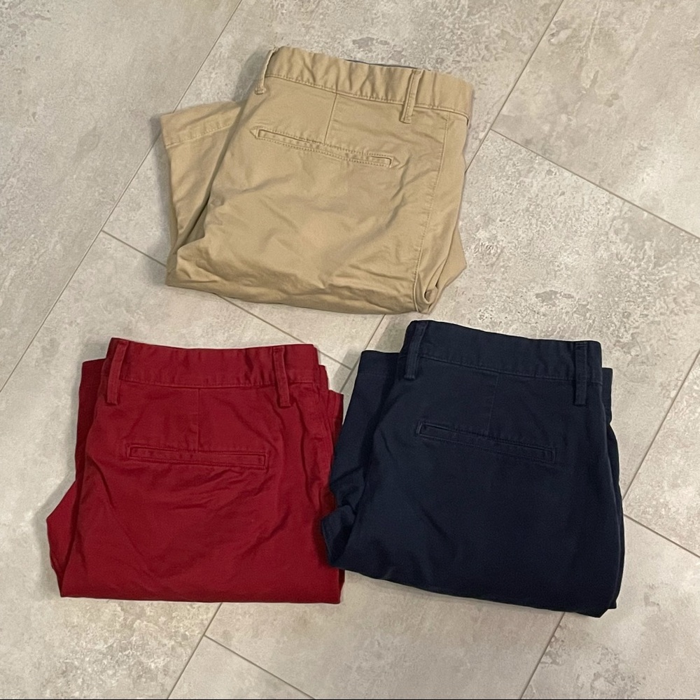 Gap men’s khaki shorts sz 33 - 3 pairs